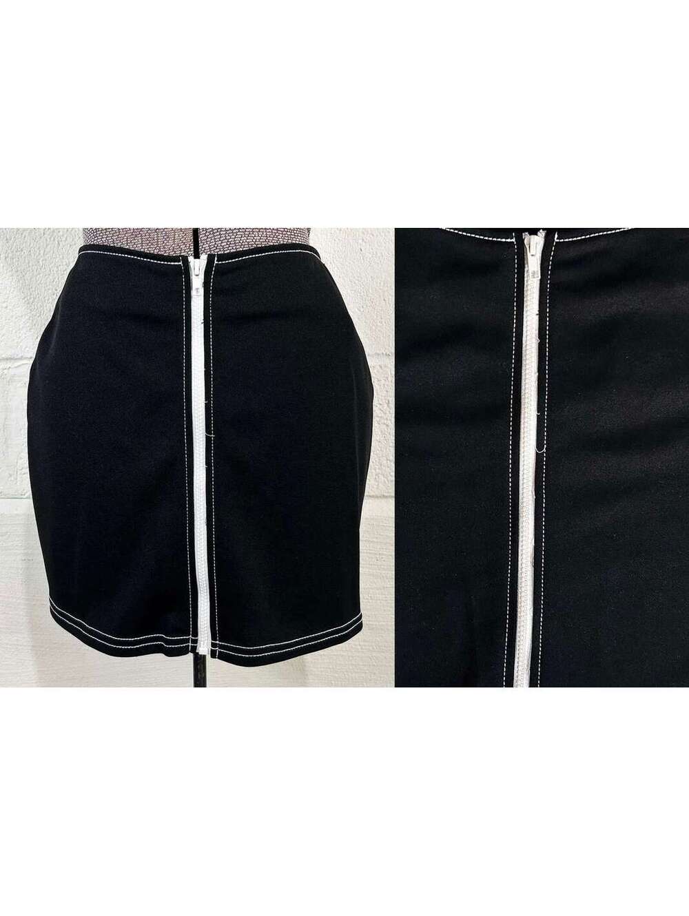 Fredericks of Hollywood Black Mini Skirt White Zipper Mod A Line Small 1990s XS